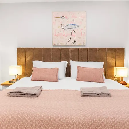 Gardiner House 3*