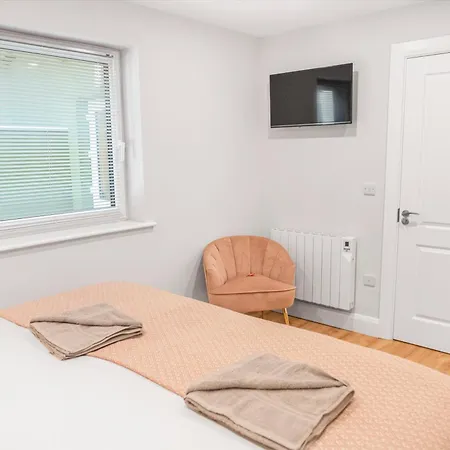 Gardiner House 3*